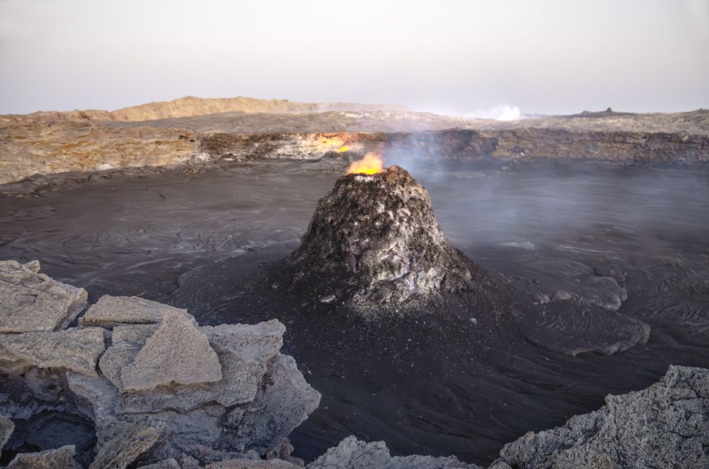 Vulkán Erta Ale v&nbsp;oblasti západní afarské deprese je stále činný.